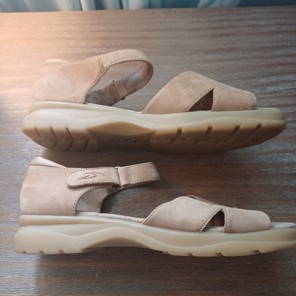 DR SCHOLLS Double air pillo tan  Sandals wmns sz 9.5 W